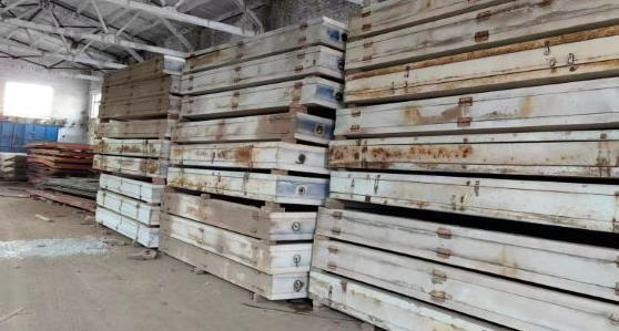 319块报废候车亭拍卖公告